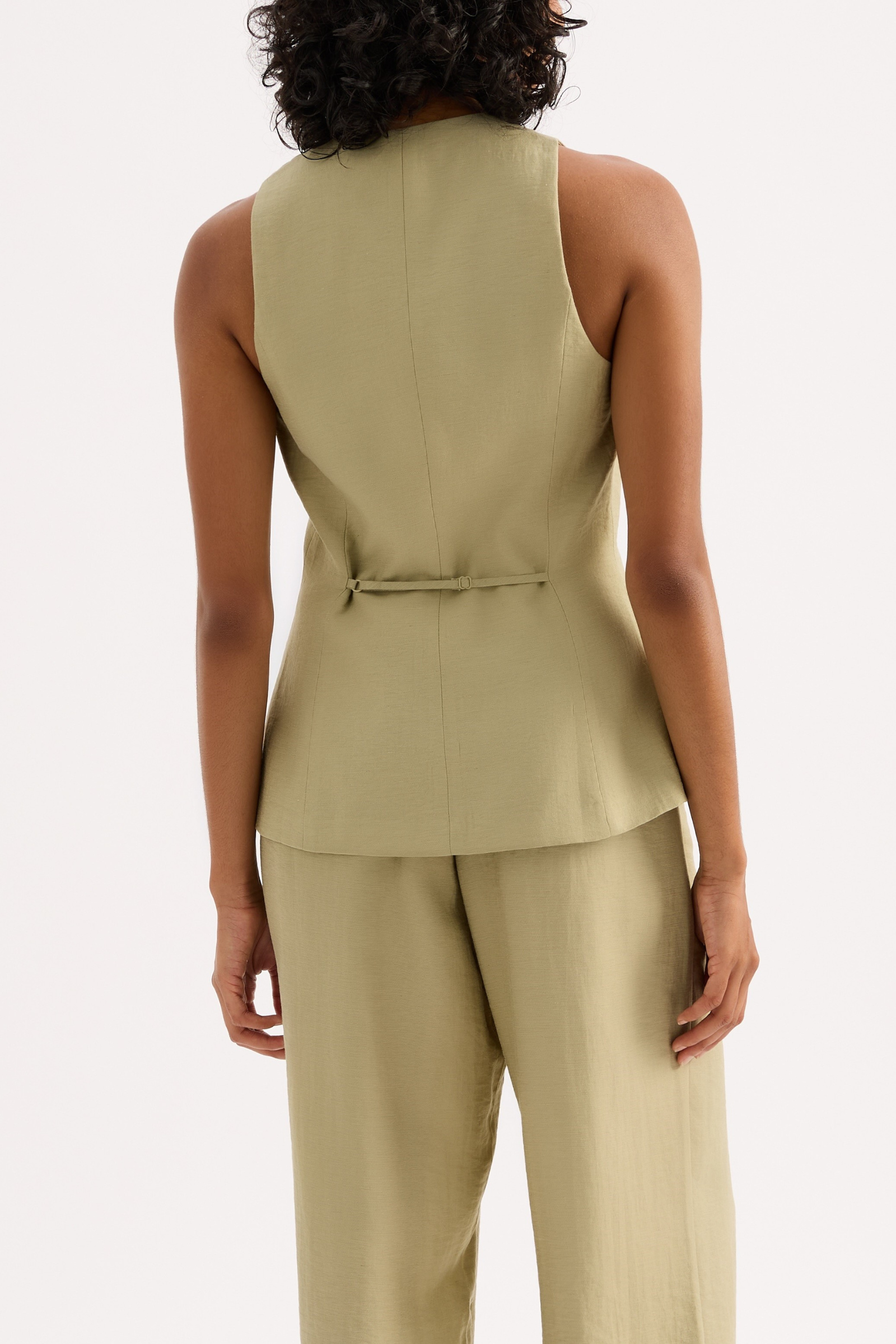 Nia Vest Leaf 