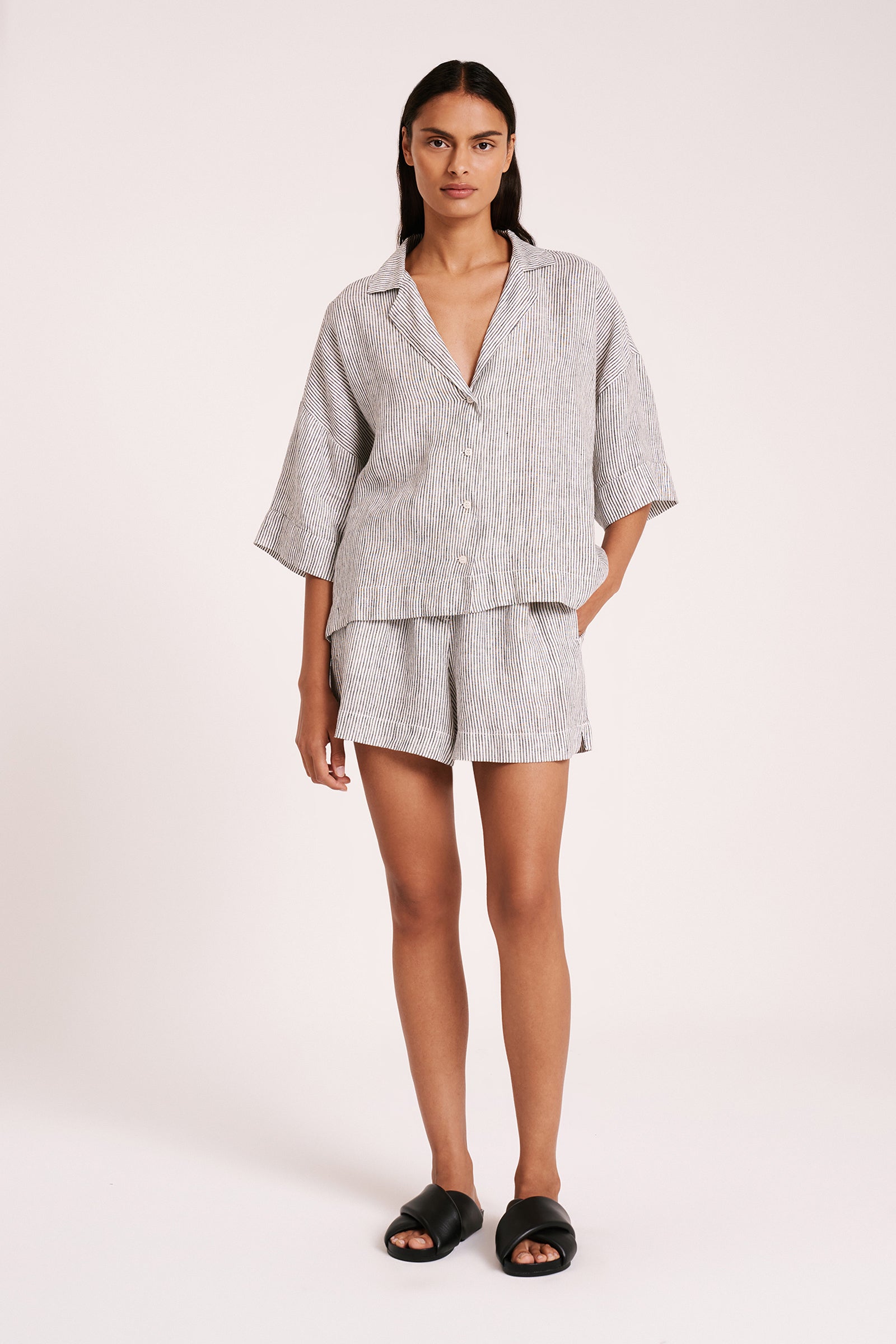 Lounge Stripe Linen Short Pinstripe 