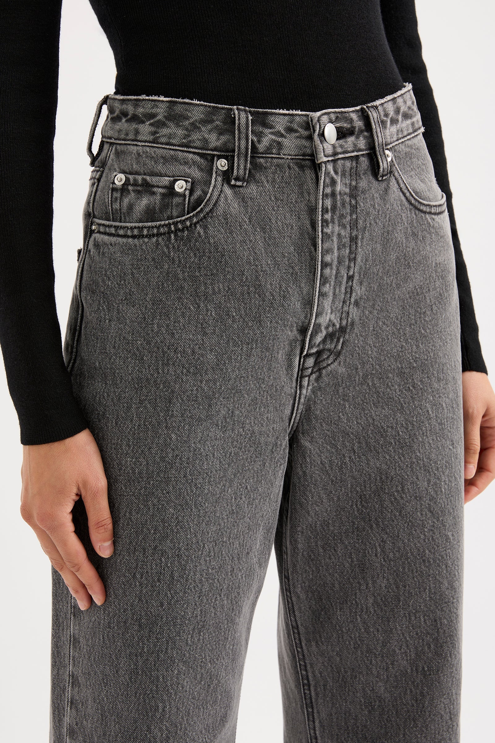 Organic Relaxed Leg Jean Graphite 