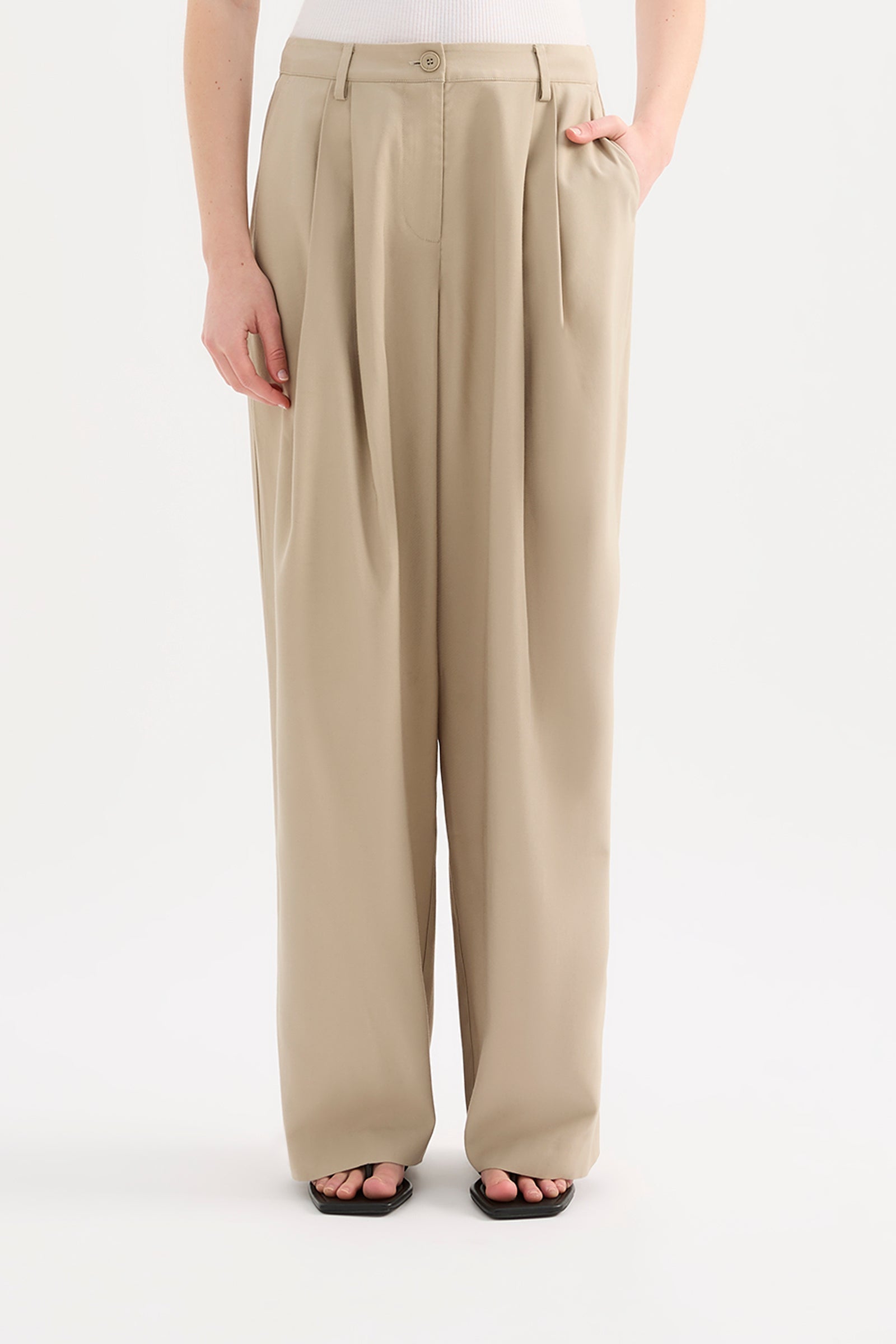 Xavia Tailored Pant Putty 
