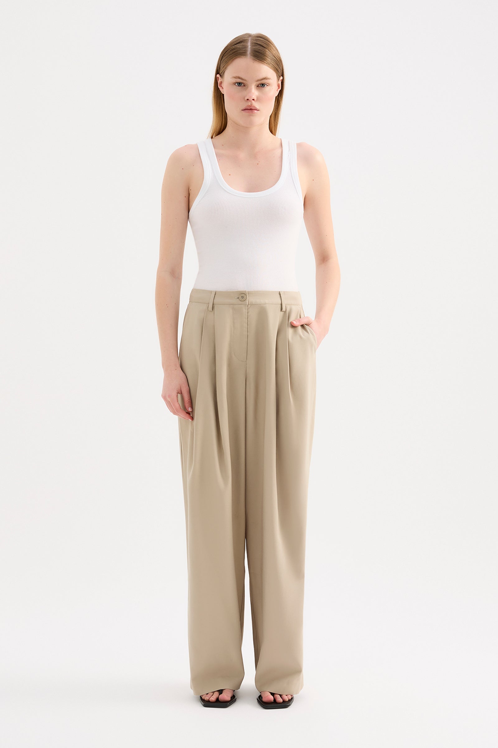 Xavia Tailored Pant Putty 
