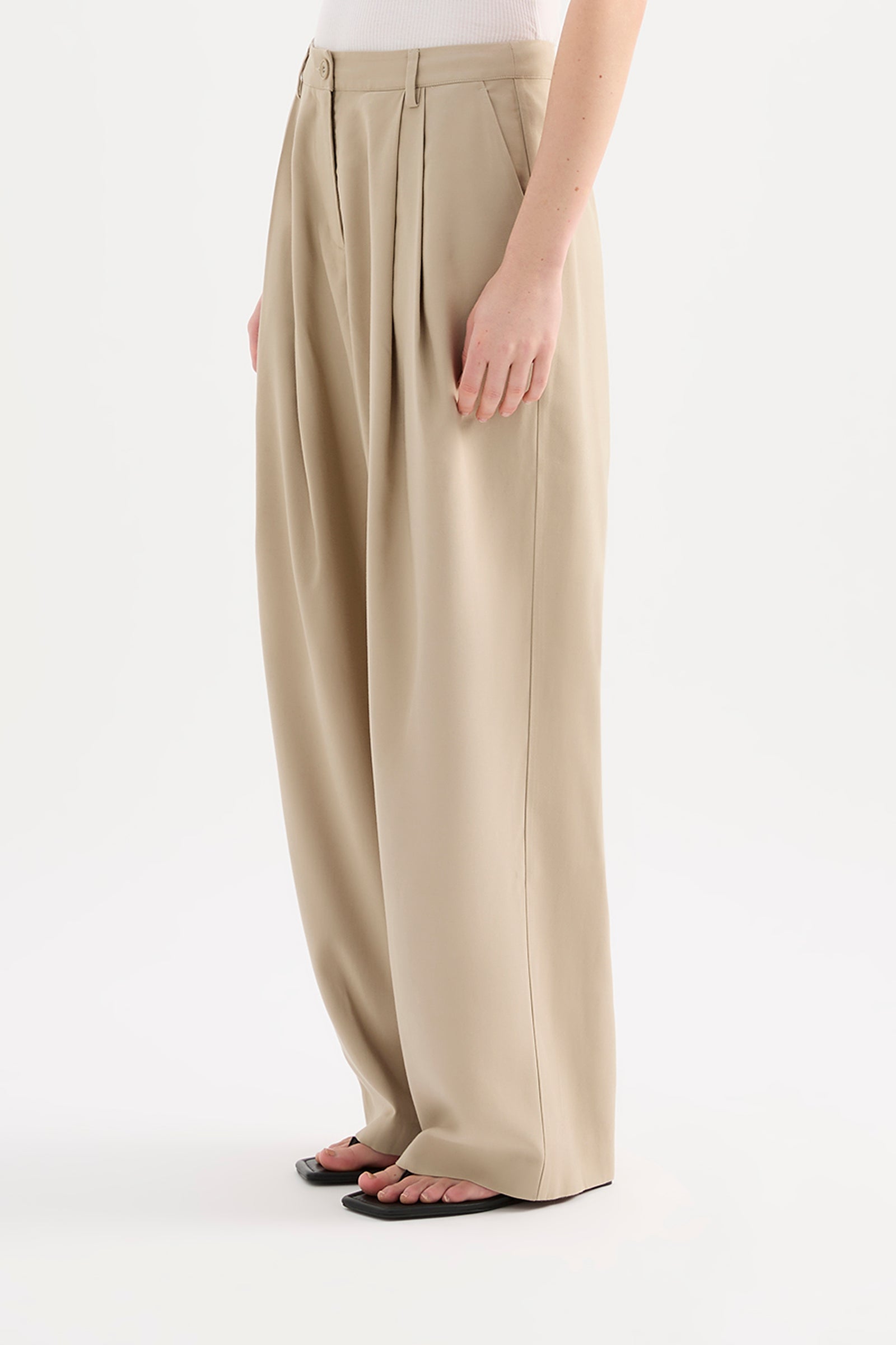 Xavia Tailored Pant Putty 