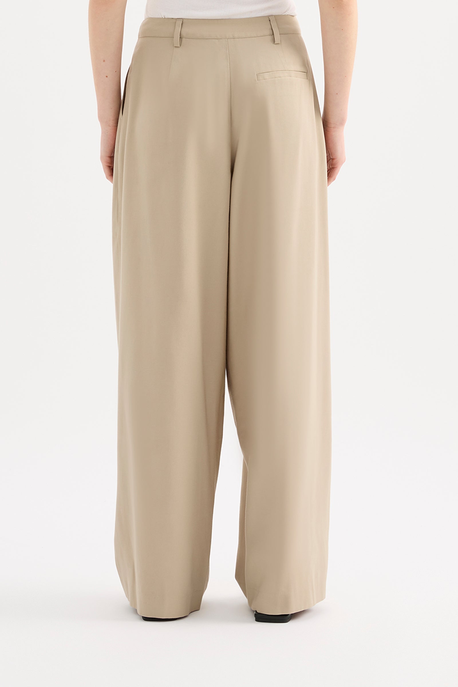 Xavia Tailored Pant Putty 
