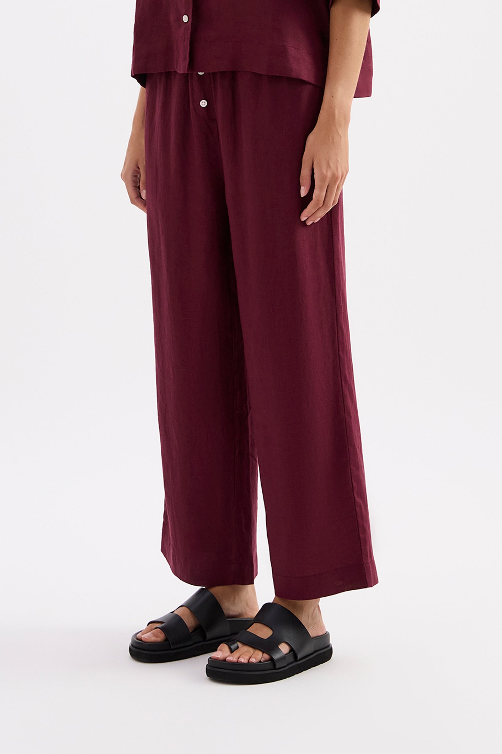 Lounge Linen Crop Pant Merlot 
